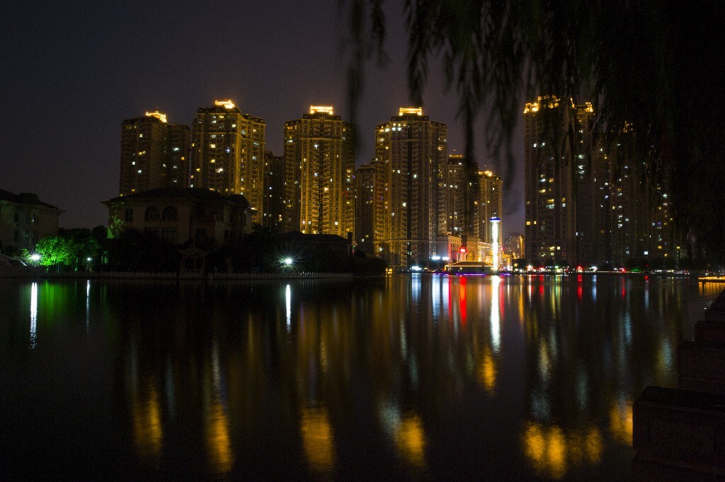 郑州人民公园夜景图片