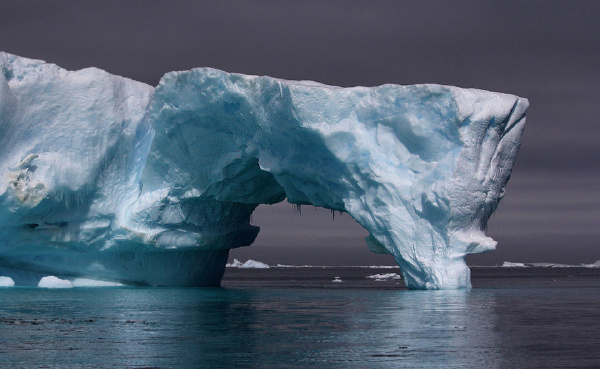 是所有自由漂浮于海面,能随风和海流漂移的冰的总称.
