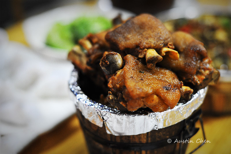 木桶猪脚 (bucket pig hands)