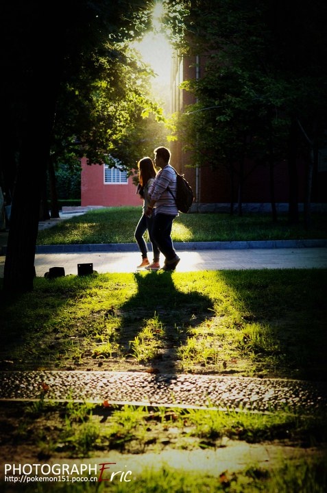 令人羡慕的校园情侣