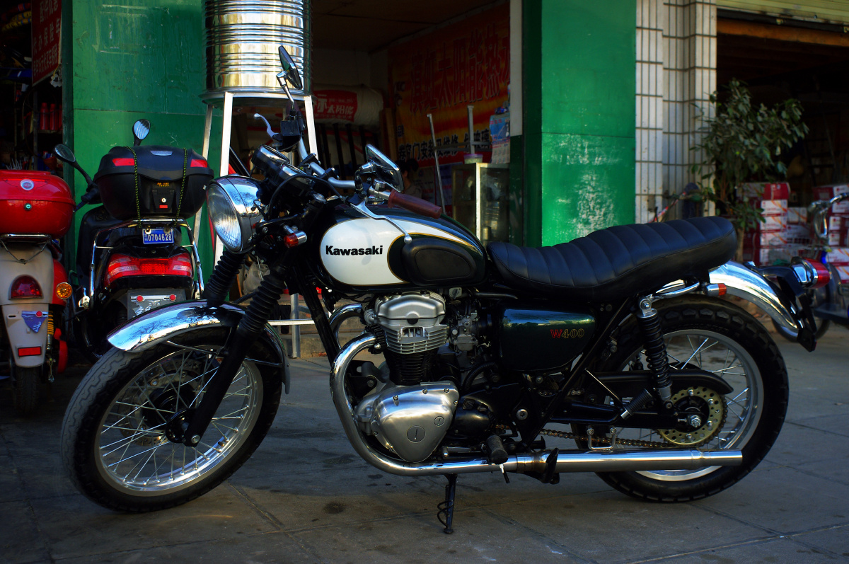 kawasaki w400.jpg
