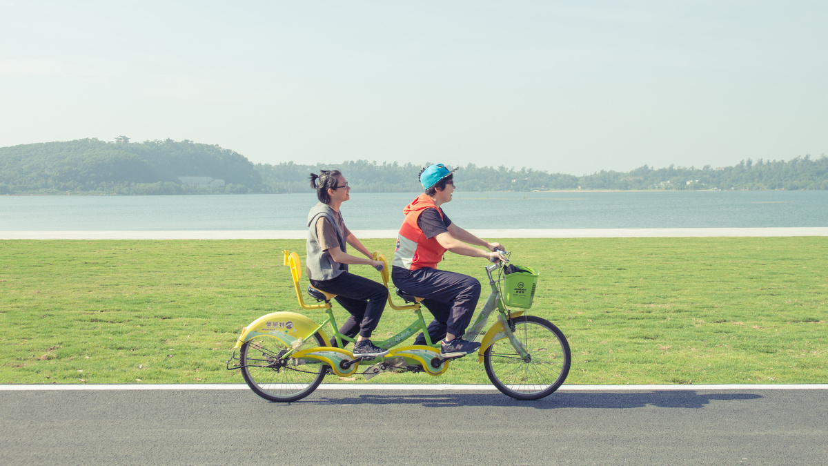 选辆双人单车,我们一起踩去北海道看花.