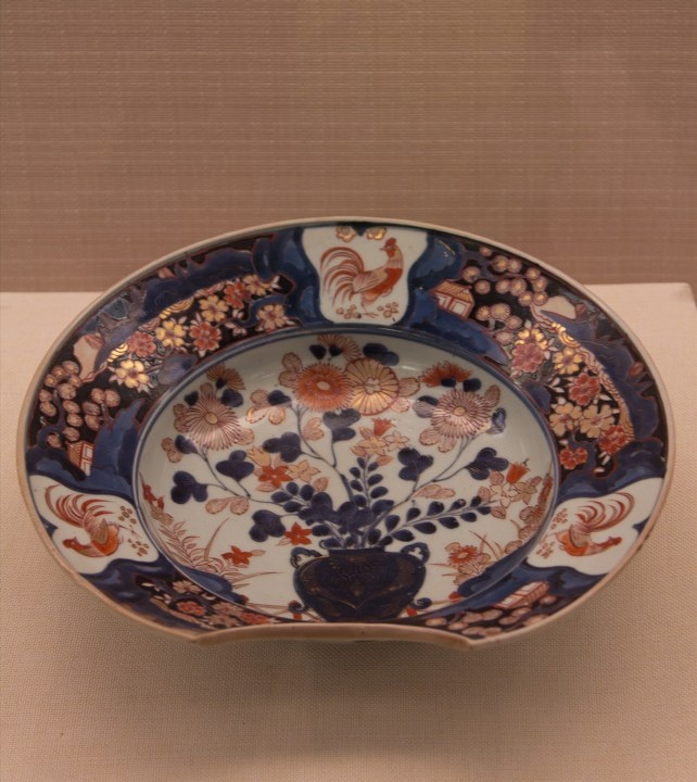 日本大阪市立东洋陶瓷美术馆 - 五彩花盆纹髭盘 2.jpg