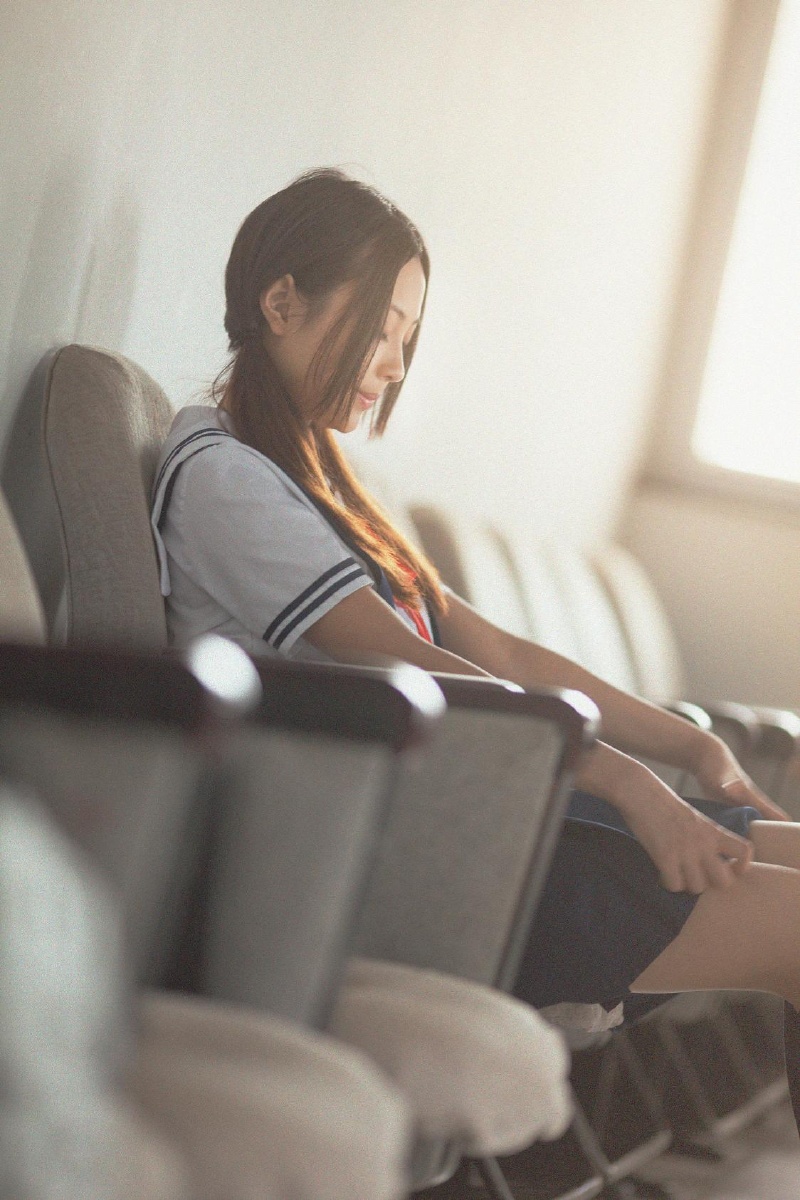 水手服写真资源-可乐vicky水手服写真-水手服和白跑鞋 百度云(35p)