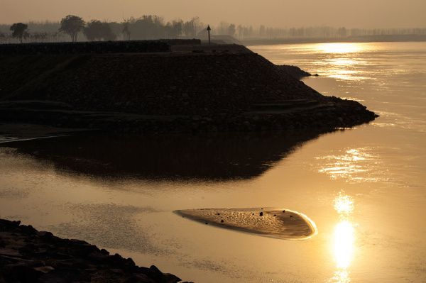 开封的地上悬河柳园口