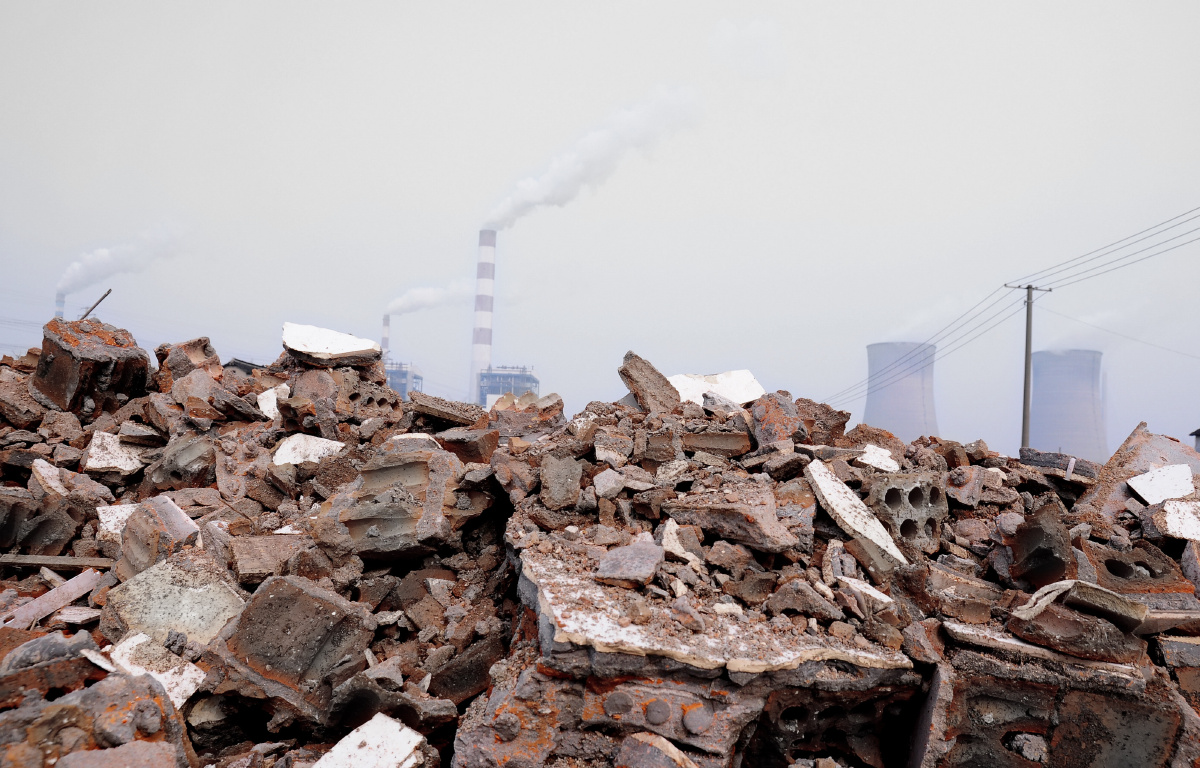 过度开发带给我们的不只是经济和便捷,还有垃圾,废墟,污染和疾病!