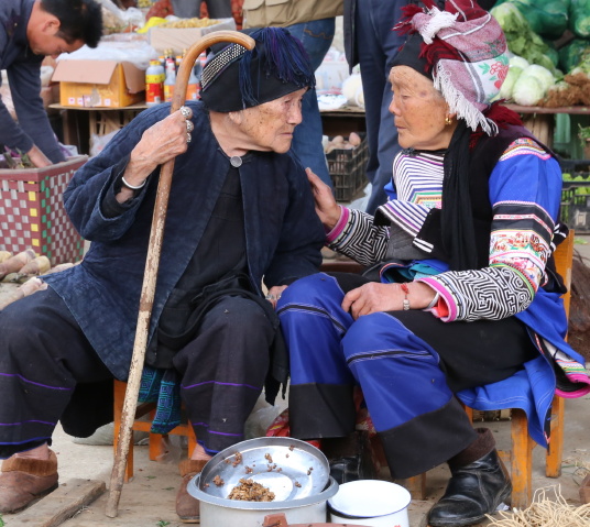 路过2走过-路过摩梭人 pk 纳西族绚丽多彩五彩缤纷老人与儿童巴马松吉