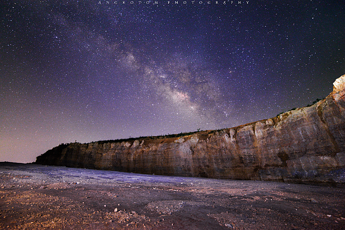 璀璨裂痕浩瀚星空