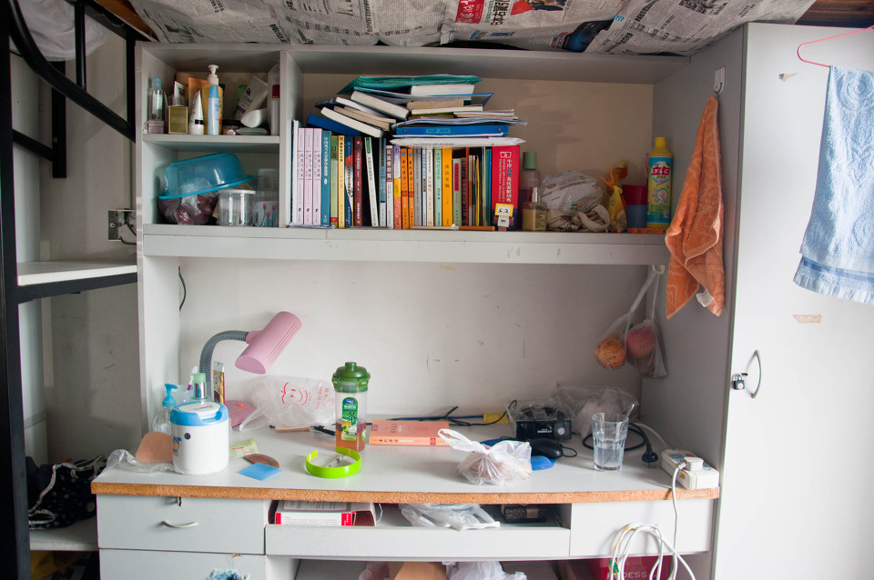 女生寝室的书桌 - 女人 - 女生寝室的书桌 - jackie - 八卦图说