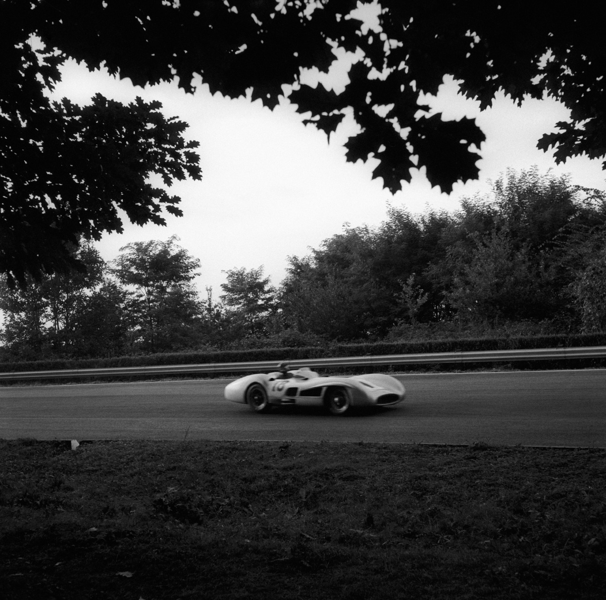 大连长江路大连长江路,一条拥着历史底蕴的老路.