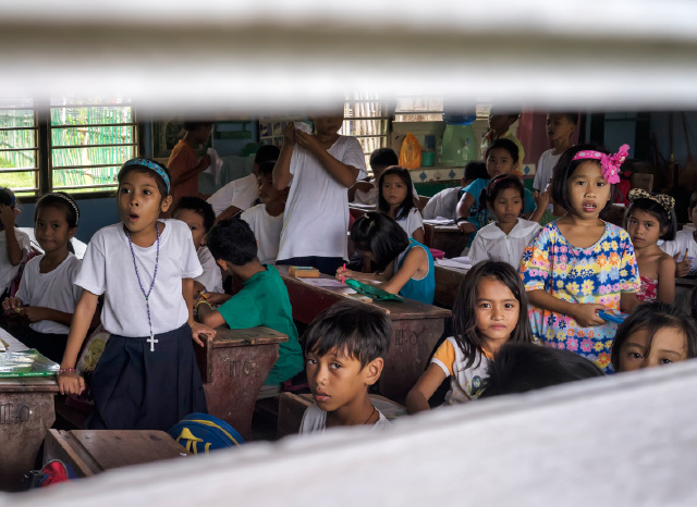 菲律宾小学的孩子们14张