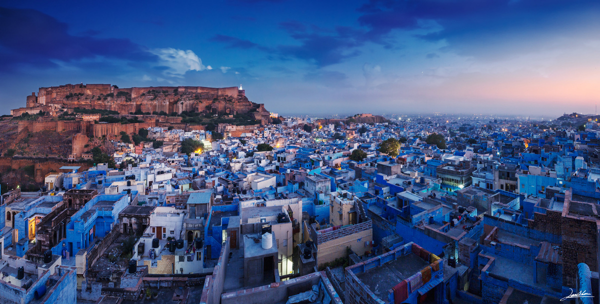 焦特布尔就是这样的城市,位于印度拉贾斯坦邦西部,俯瞰老城区,就会