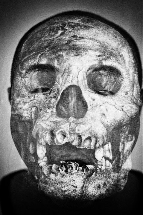 最近在走行为艺术路线,先发张照片给大家看看