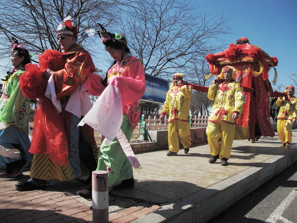 中式迎亲3 四人小轿抬着新娘