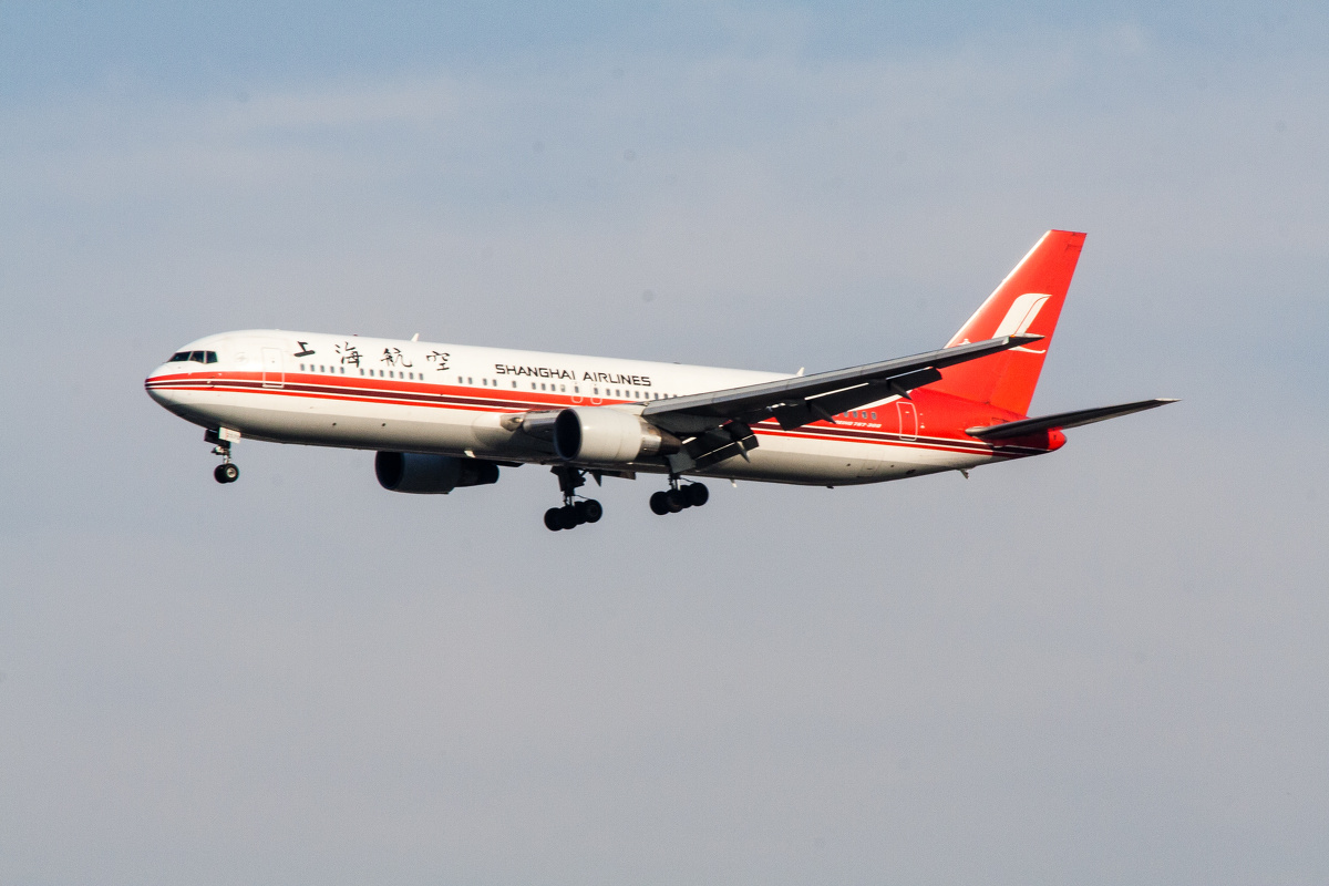 b-2570 b767-36d pw4056 上海航空 曾为星空联盟彩绘涂装(200711