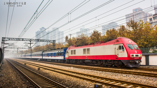 t109次列车抵达上海