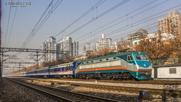 t109次列车抵达上海