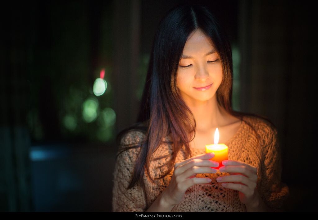 烛光美女唯美图片图片