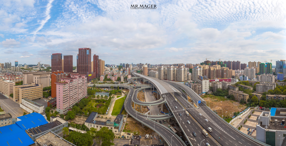 151008 武汉雄楚大道