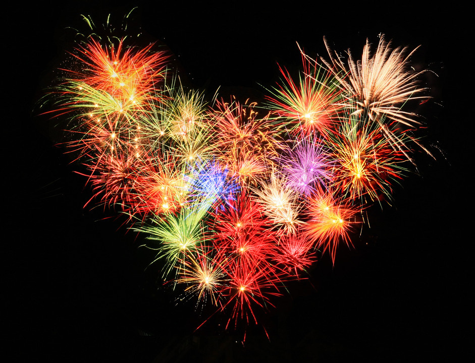 我对天空说爱你 - 心形, 烟火, 儿童 - 饕餮九天 - 图虫摄影网