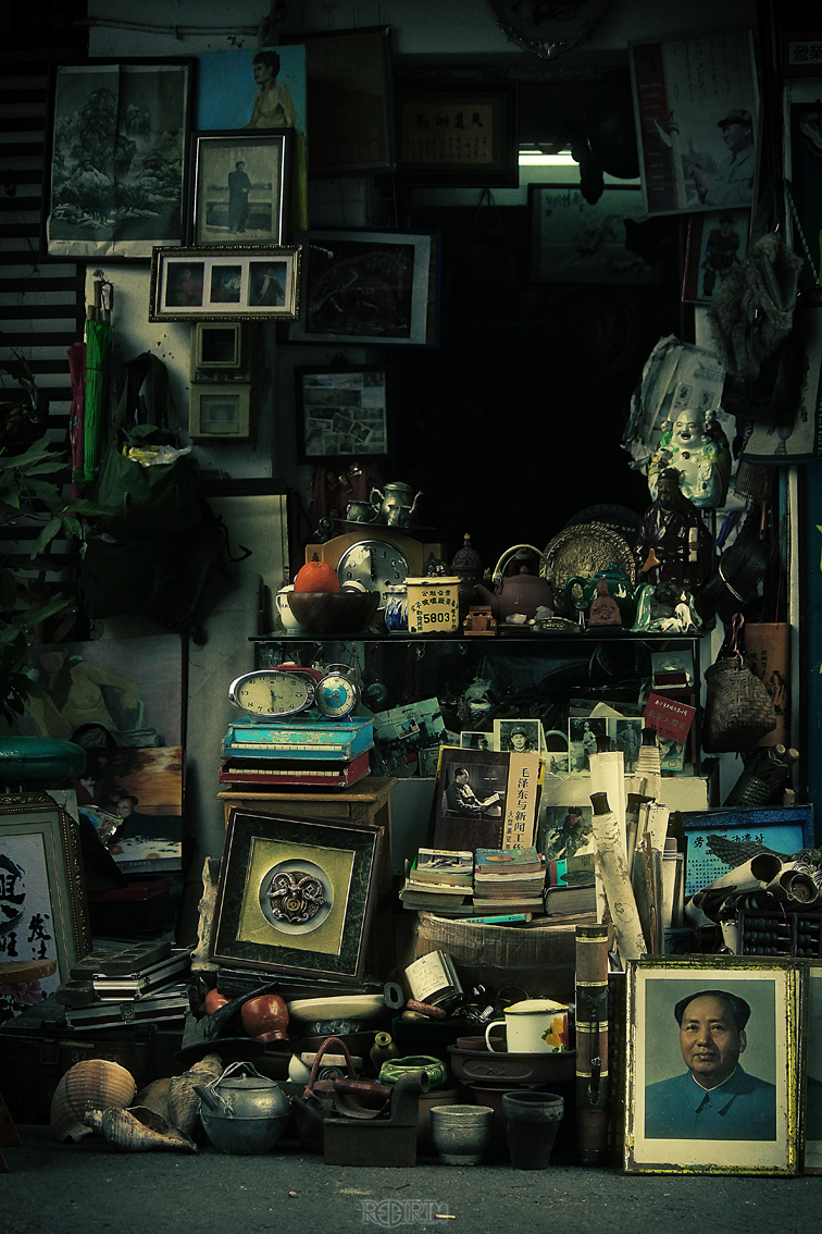 杂货铺--本人真的很喜欢逛这种杂货铺,不知道是不是太怀旧了有关,偶尔