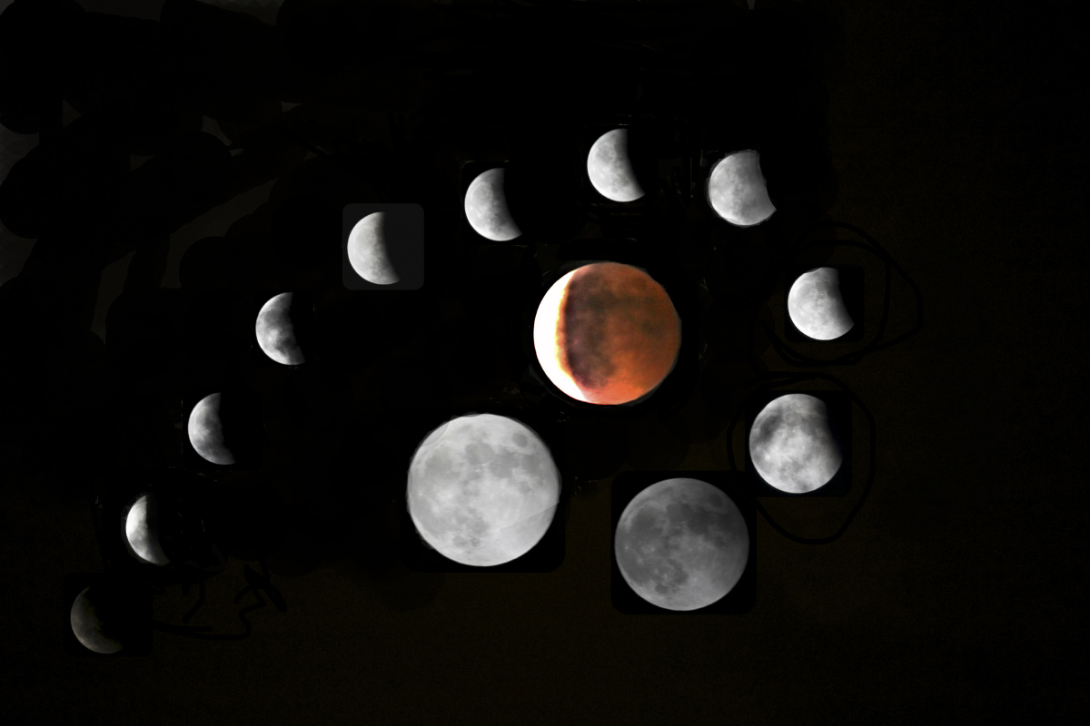 从前有一个暗淡的小月牙她一点一点渐渐长大忽然有一天 红了脸 > 