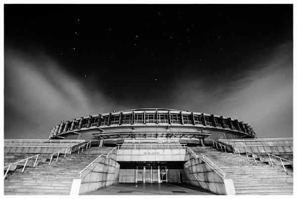 星空下的曹光彪馆