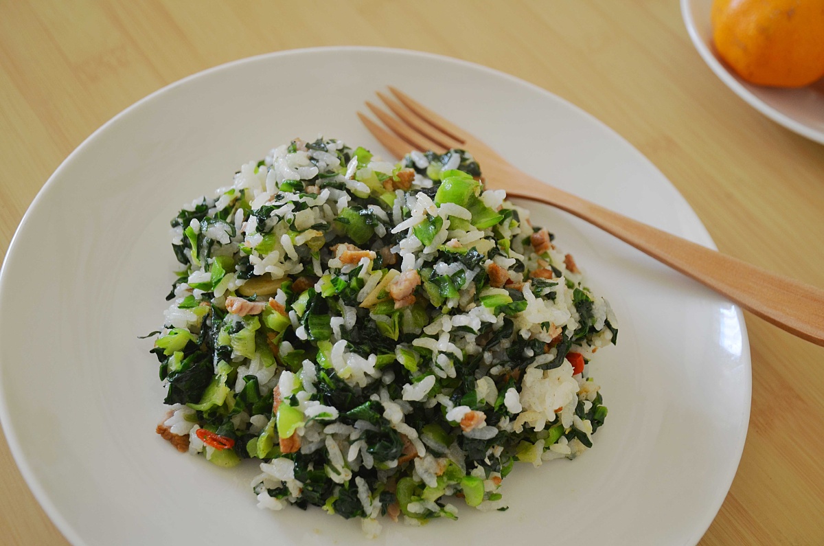 肉末青菜饭,小时候每到糯米收割后妈妈时不时会给大家做的菜饭,很美味