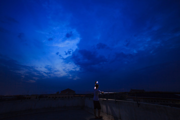 万能的主,请赐予我一盏明灯,照亮这漆黑的夜吧!
