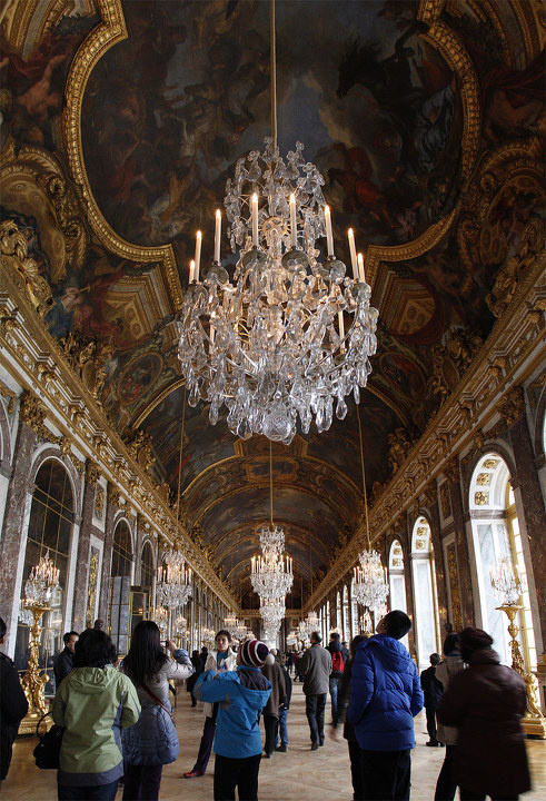 凡尔赛宫华丽的镜厅