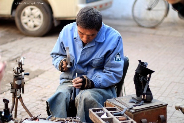 山西扫街:补鞋匠