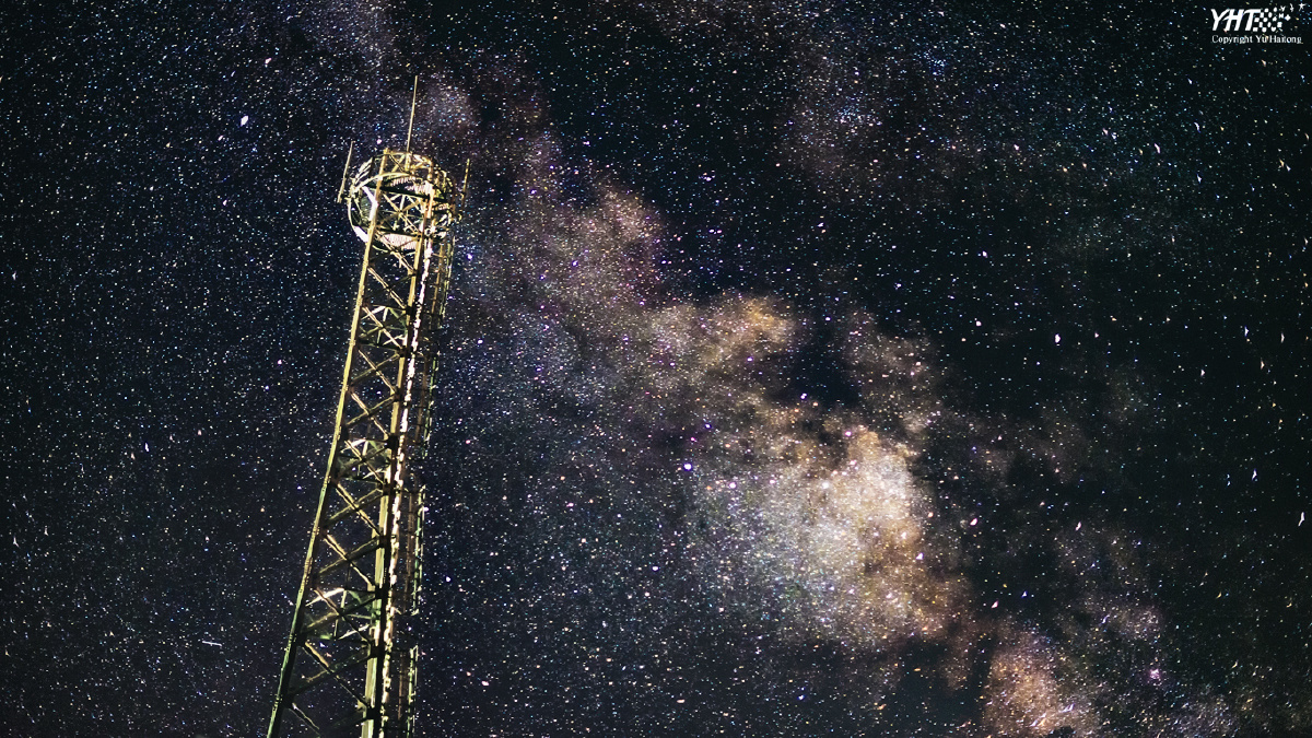 就算是埃菲尔铁塔,也没有银河做伴奏.于官厅水库